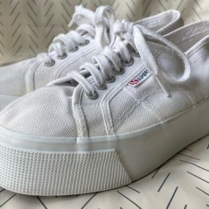 Superga 2790 Platform Sneaker 
Size: 8 (39 EU)
Color: White